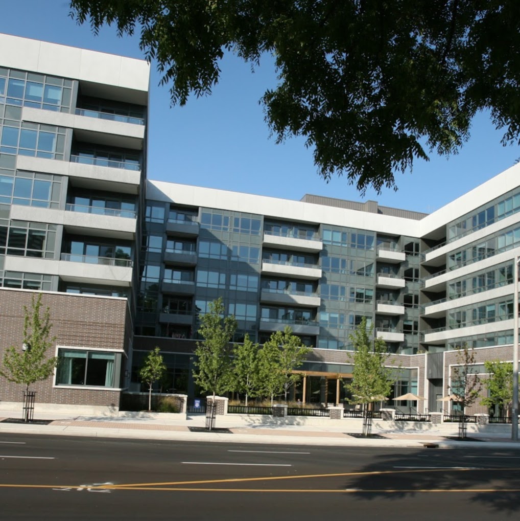 Port Credit Residences | 33 Hurontario St, Mississauga, ON L5G 3G8, Canada | Phone: (905) 274-6864