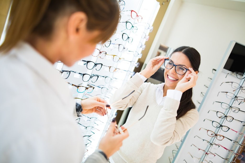 Dr. Black & Associates Optometrists | 136 Simcoe St N, Oshawa, ON L1G 4S7, Canada | Phone: (905) 723-4191