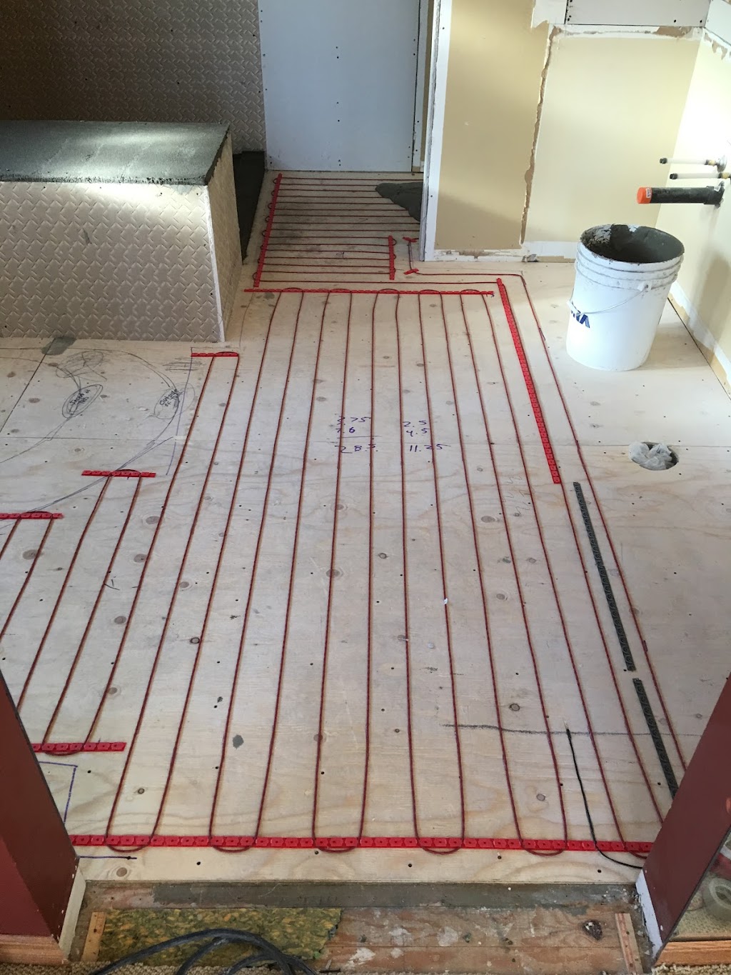 Contemporary Marble and Tile | 24 Hawkfield Crescent NW, Calgary, AB T3G 1Z5, Canada | Phone: (403) 616-2609