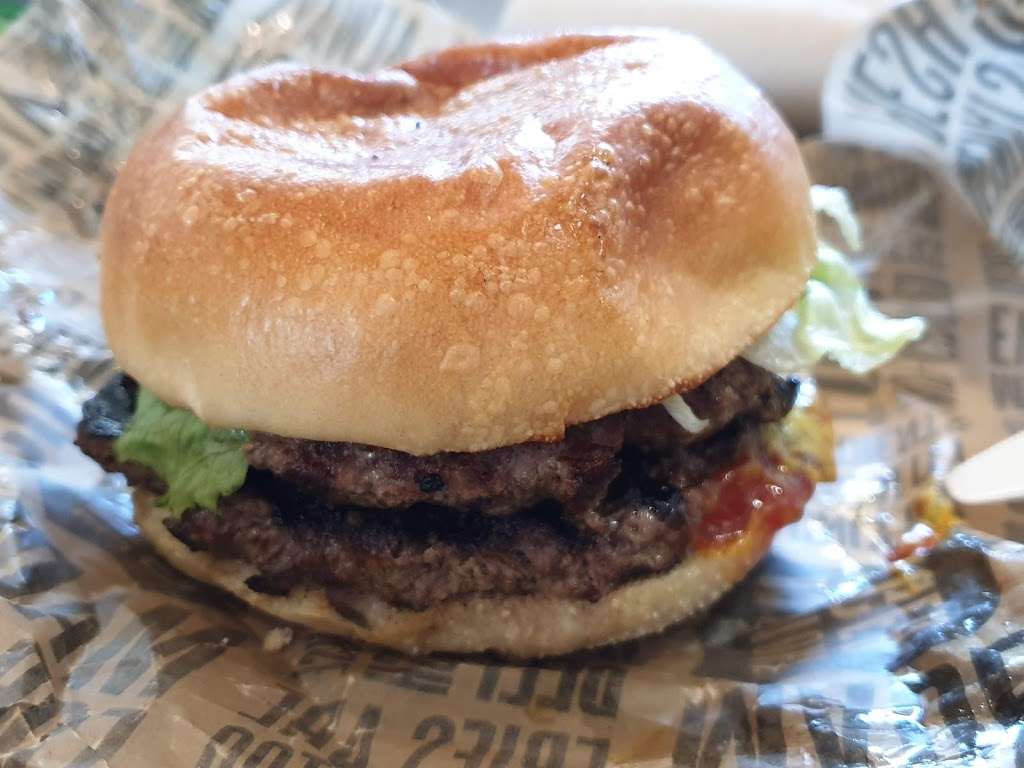Big Smoke Burger | 300 Taylor Rd, Niagara-on-the-Lake, ON L0S 1J0, Canada | Phone: (905) 685-1000