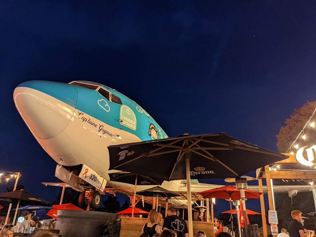 Le 737 | 937 Rue 9E de lAéroport, Québec, QC G2G 0M5, Canada | Phone: (418) 476-7737
