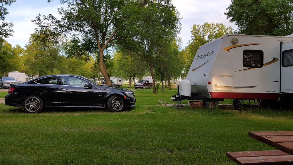 Town and Country Campground | 56001 Murdock Rd, Springfield, MB R3X 1Z6, Canada | Phone: (204) 256-2186