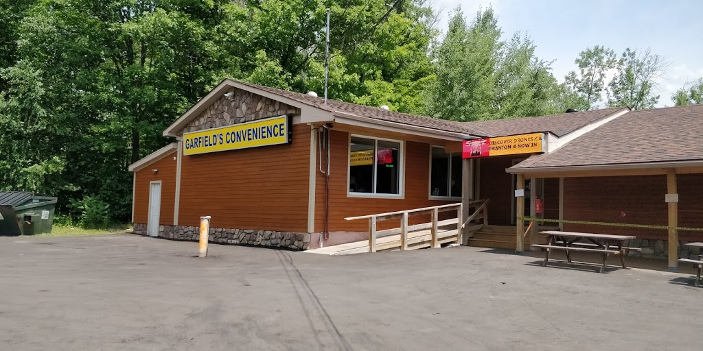Garfields Convenience & J.Garfields Gifts | 1173 Mississauga St, Curve Lake, ON K0L 1R0, Canada | Phone: (705) 657-2939