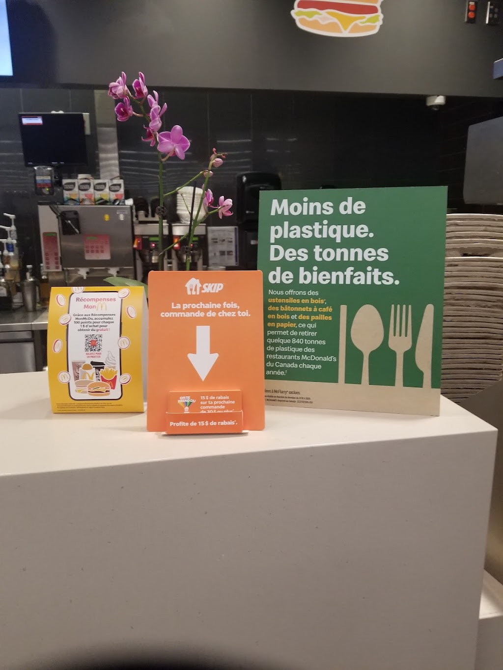 McDonalds | Wal-mart - Centre Commercial, 1999 Boulevard Roland-Therrien, Longueuil, QC J4N 1A3, Canada | Phone: (448) 352-2333