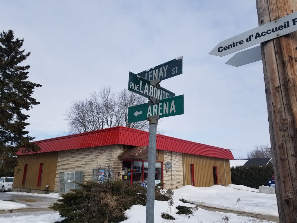 Depaneur OCoin | 1919 Labonté St, Clarence Creek, ON K0A 1N0, Canada | Phone: (613) 488-3535
