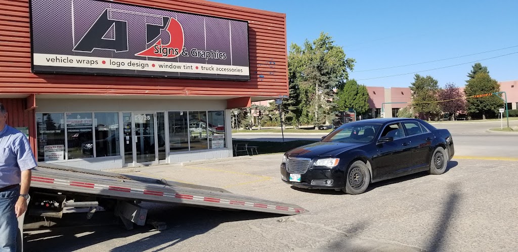 Master Towing | 725 McCalman Ave, Winnipeg, MB R2L 1G8, Canada | Phone: (204) 995-5757