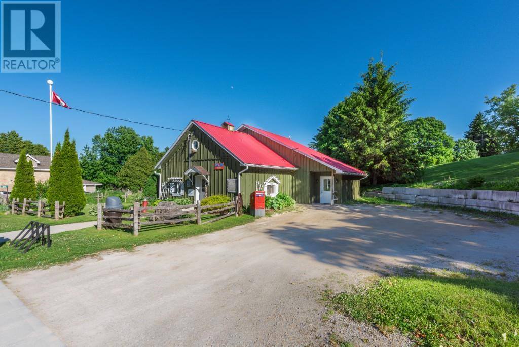 Priceville General Store & Post Office | 174 Kincardine St, Priceville, ON N0C 1K0, Canada | Phone: (519) 924-2189