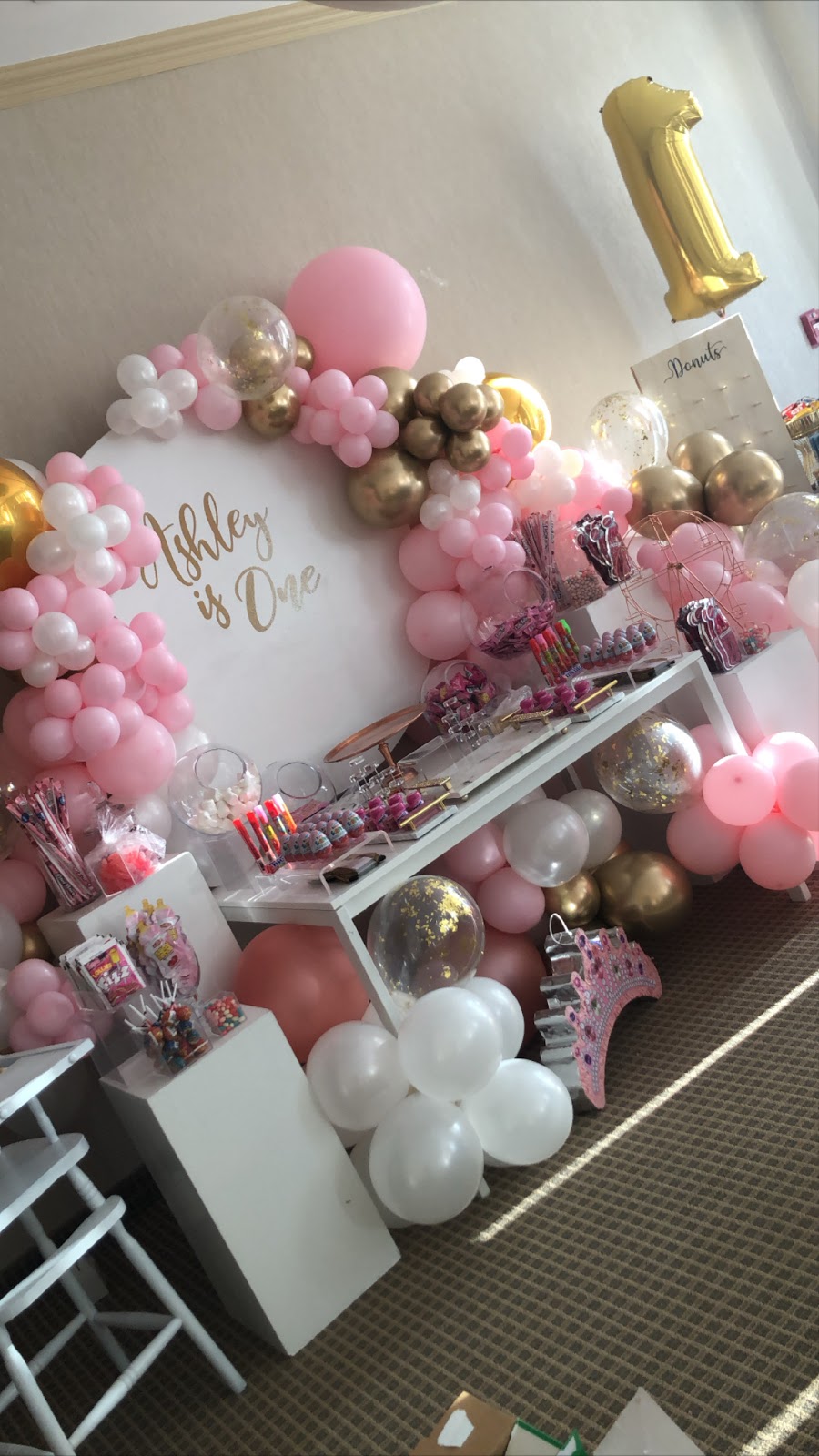 Balloon Lounge | st-dorothee, 1263 Bd Jolibourg suite 108, Laval, QC H7Y 1Z8, Canada | Phone: (514) 627-4417