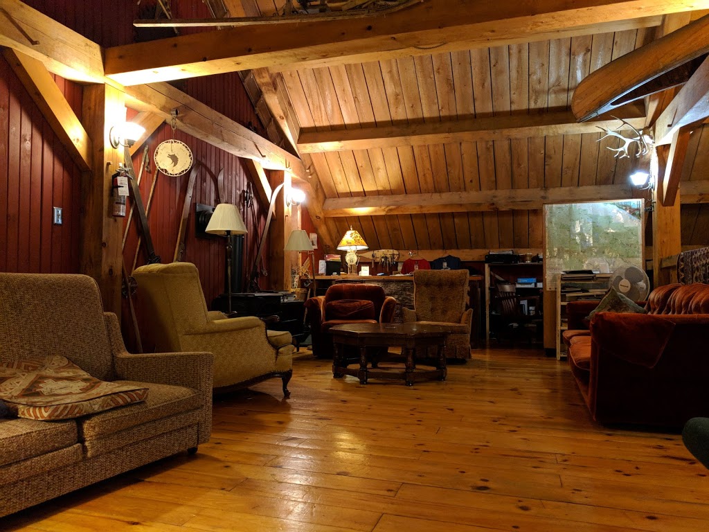 Wolf Den Nature Retreat Hostel & Cabins | 4568 ON-60, Dwight, ON P0A 1H0, Canada | Phone: (705) 635-9336