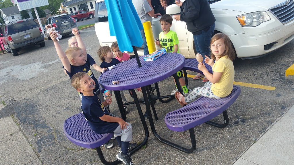 Arctic Queen | 80190 Main St, Memphis, MI 48041, USA | Phone: (810) 392-2394