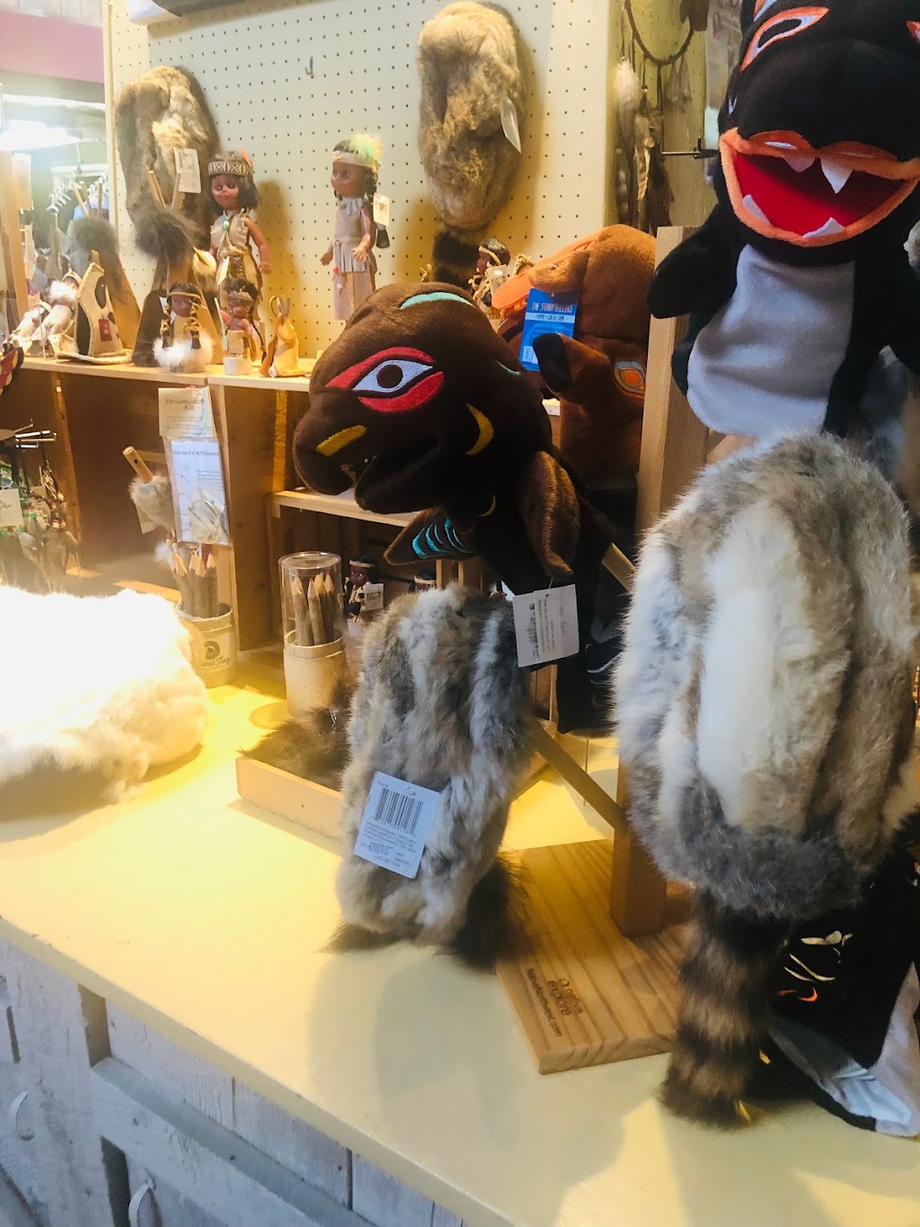 Handicraft House Trading Post | 766 Hwy 6, Wiarton, ON N0H 2T0, Canada | Phone: (519) 534-1777