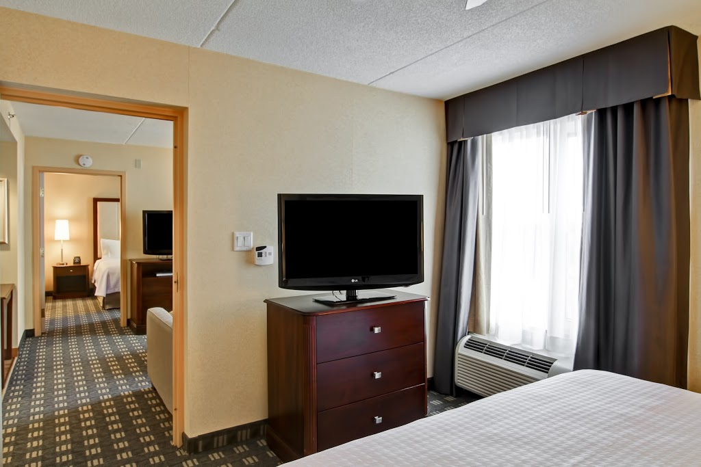 Homewood Suites by Hilton Toronto-Mississauga | 6430 Edwards Blvd, Mississauga, ON L5T 2Y3, Canada | Phone: (905) 564-5529