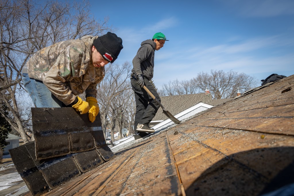 Advanced Roofing Ltd. | 950 Fairford St W, Moose Jaw, SK S6H 1W7, Canada | Phone: (306) 972-7663