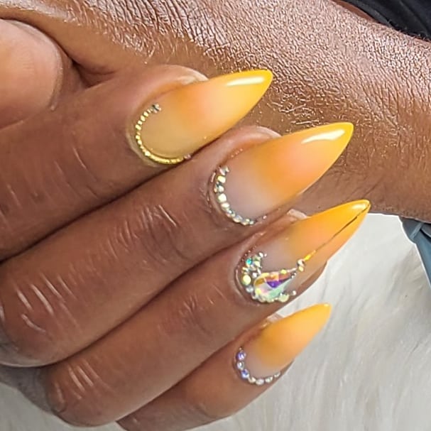Royal Essence Nail studio | 11 Lloyd Gibson Crescent, Whitby, ON L1R 2H7, Canada | Phone: (647) 562-9687