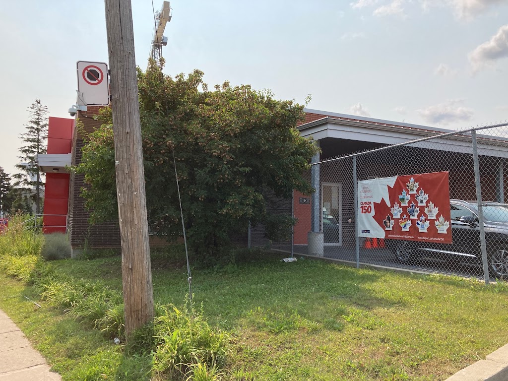 Canada Post | 5555 Rue de Marseille, Montréal, QC H1N 1J4, Canada | Phone: (866) 607-6301