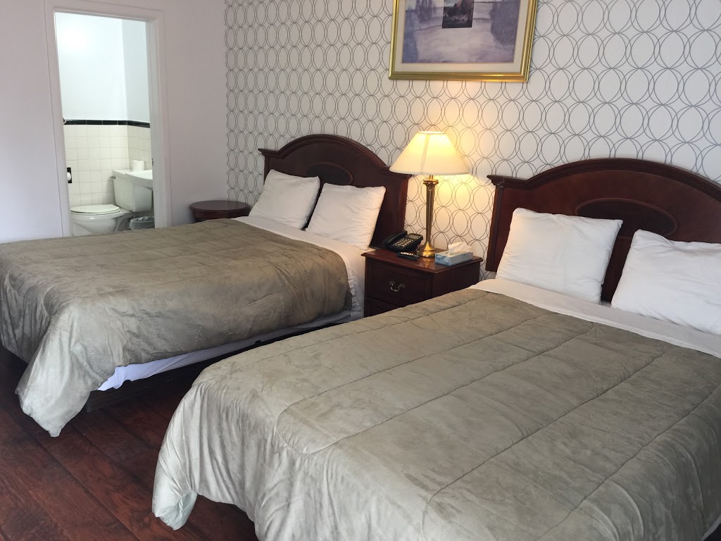 Stardust Motel | 2965 Carling Ave, Ottawa, ON K2B 7J9, Canada | Phone: (613) 828-2748