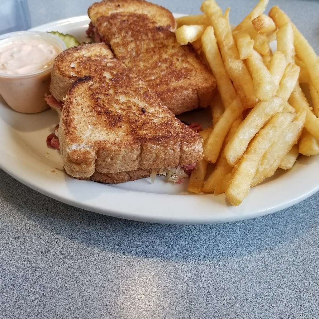 Papous Place | 67240 Main St, Richmond, MI 48062, USA | Phone: (586) 727-1199