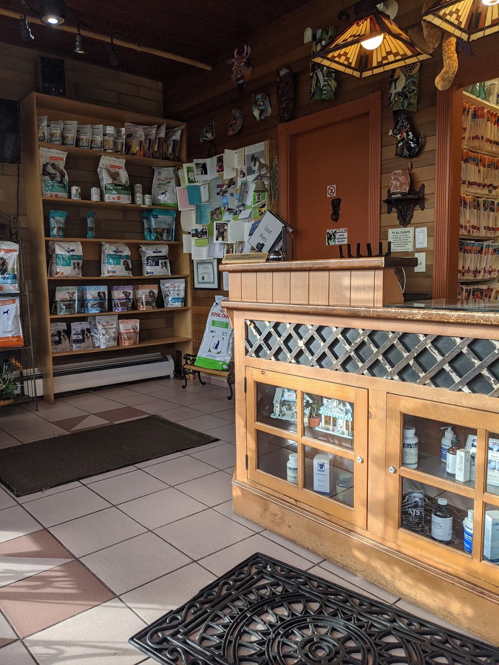 Lonsdale Veterinary Hospital | 116 20th St W, North Vancouver, BC V7M 1Y4, Canada | Phone: (604) 985-1395