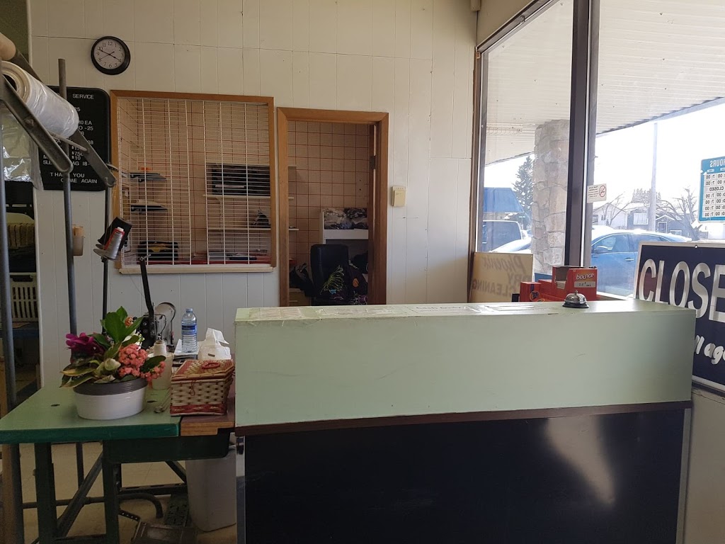 Boychuk Laundromat | 1025 Boychuk Dr #4, Saskatoon, SK S7H 5B2, Canada | Phone: (306) 374-2440
