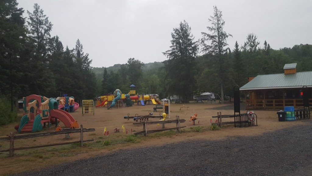 Camping La Mine dOr | 200 Rue du Camping, Notre-Dame-de-Montauban, QC G0X 1W0, Canada | Phone: (418) 336-2971
