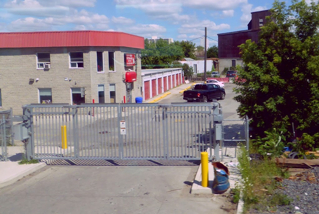 Apple Self Storage | 6 Dawes Rd, Toronto, ON M4C 5A7, Canada | Phone: (416) 690-8585