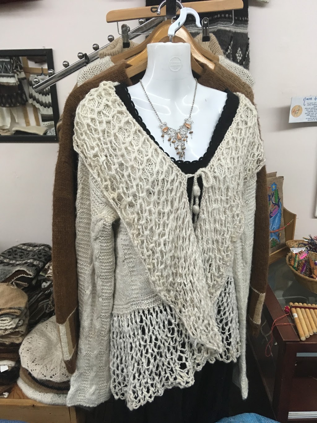 Alpaqa | 669 Rue Saint-Jean, Québec, QC G1R 1P7, Canada | Phone: (418) 522-2720
