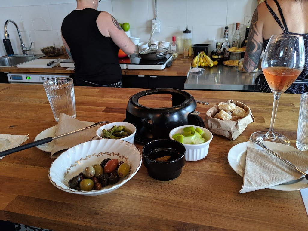 Moonlight & Eli | 627 1 Ave NE, Calgary, AB T2E 0B5, Canada | Phone: (825) 437-9202