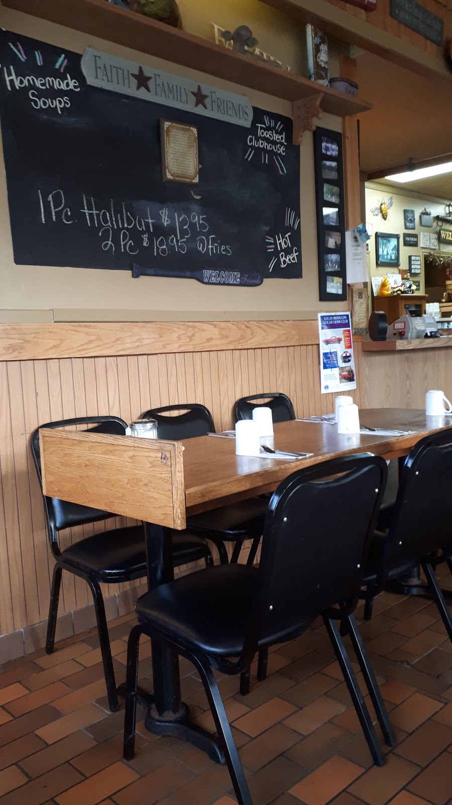 Friends & Family Restaurant | 925 16th St E, Owen Sound, ON N4K 1Z4, Canada | Phone: (519) 470-2345