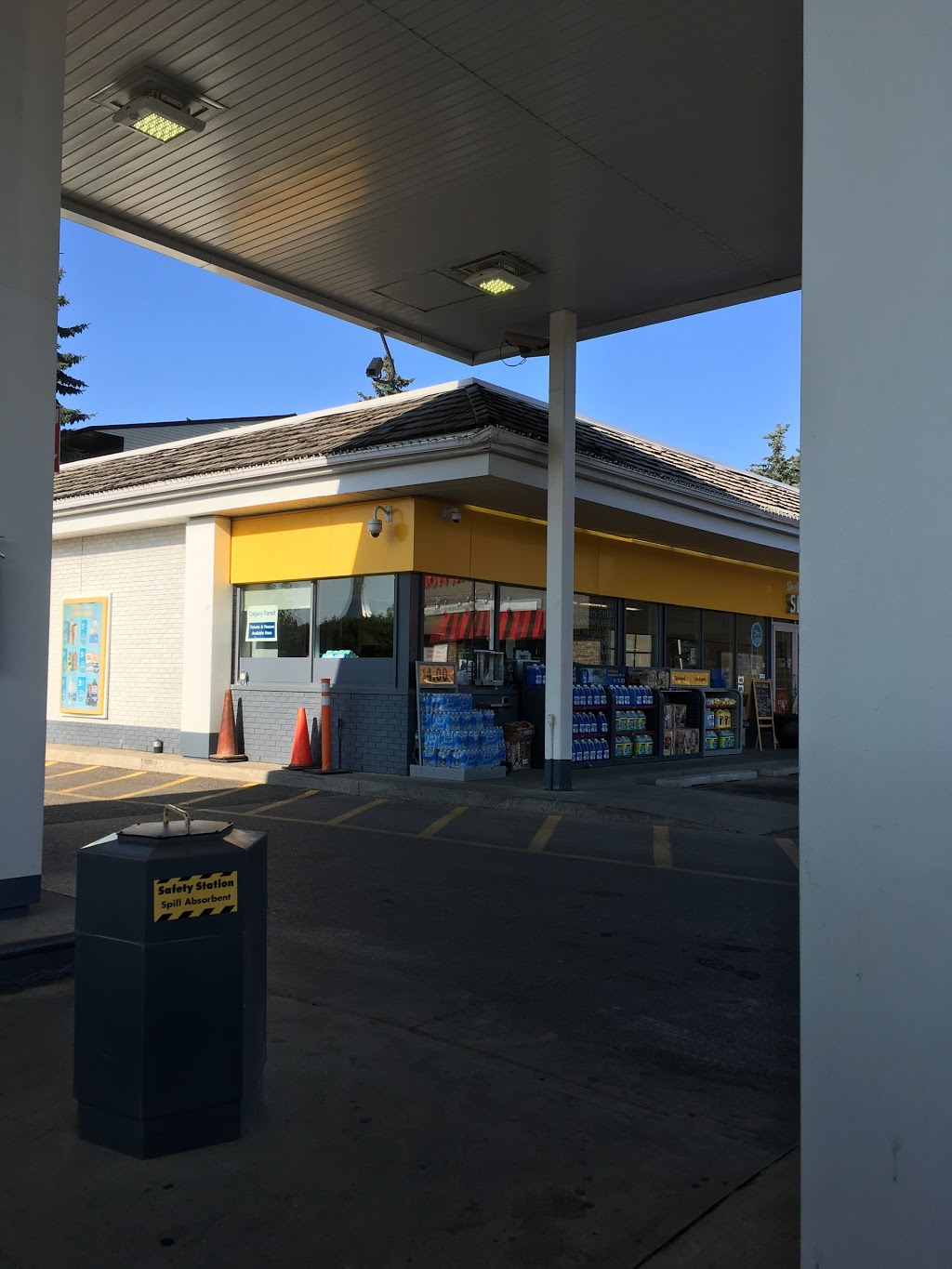 Shell | 1820 Uxbridge Dr NW, Calgary, AB T2N 3Z1, Canada | Phone: (403) 289-7091