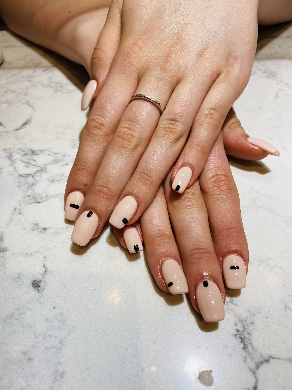 Salon Des Jumelles | 4316 Av. Papineau, Montréal, QC H2H 1S9, Canada | Phone: (438) 680-1913