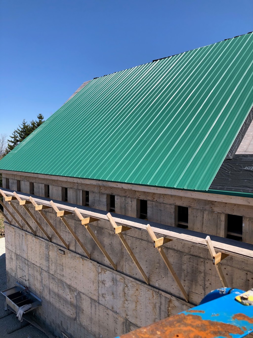 Metal Roof Estimates | 2895 Darien Rd, Burlington, ON L7M 4K2, Canada | Phone: (647) 907-5388