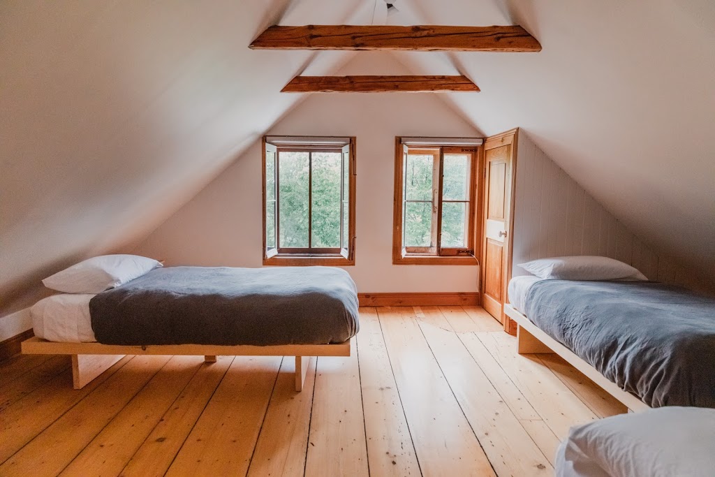 Auberge Triangle dété | 7143 Chemin Royal, Saint-Laurent-de-lÎle-dOrléans, QC G0A 3Z0, Canada | Phone: (581) 246-7353