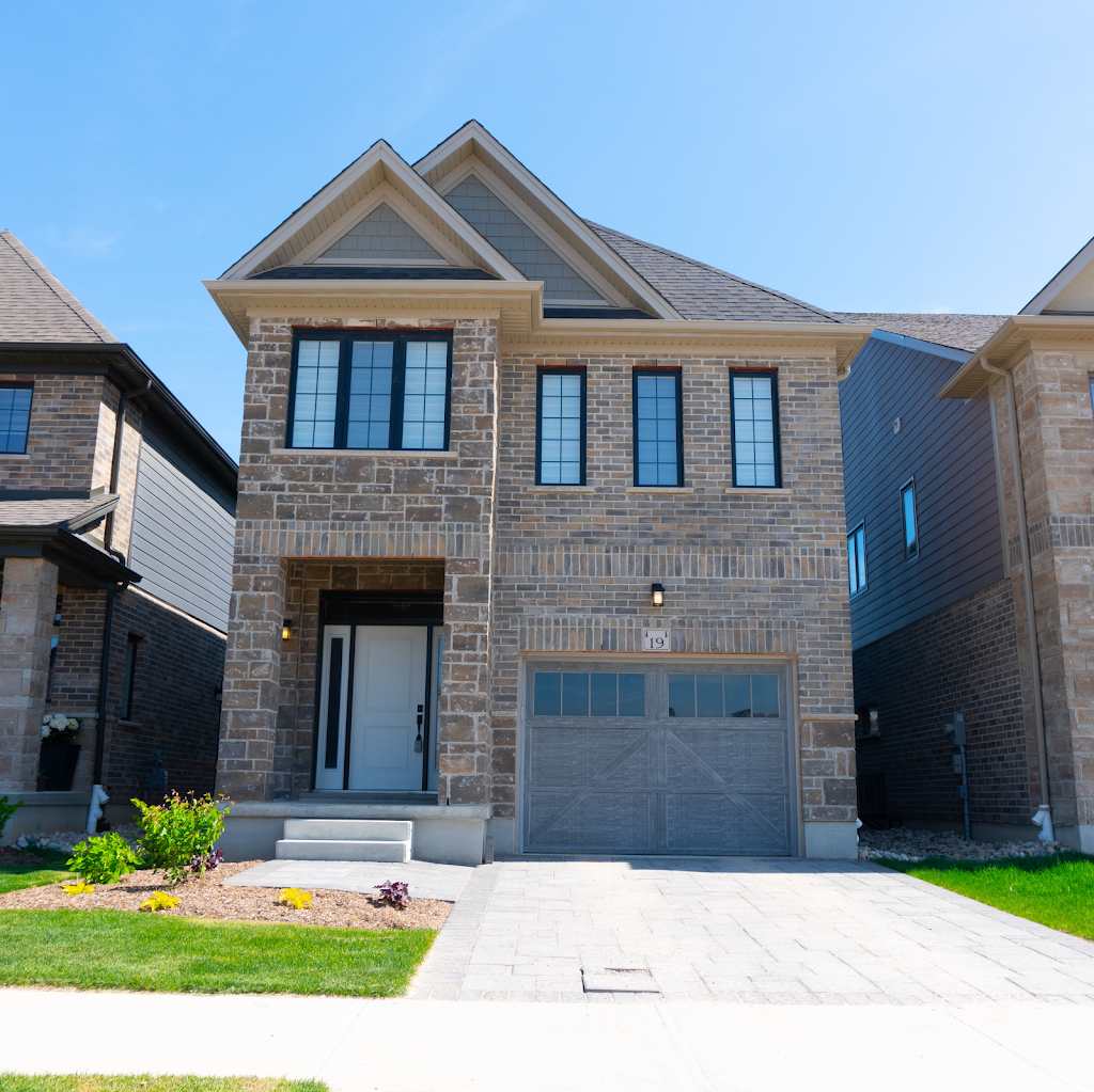 Laleh Khajavi Real Estate | 842 Victoria St N, Kitchener, ON N2B 3C1, Canada | Phone: (226) 808-7676