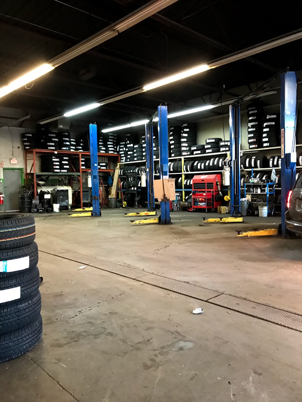 Active Green+Ross Tire & Automotive Centre | West of McCowan Ave, 4515 Sheppard Ave E, Scarborough, ON M1S 1V3, Canada | Phone: (416) 291-5501