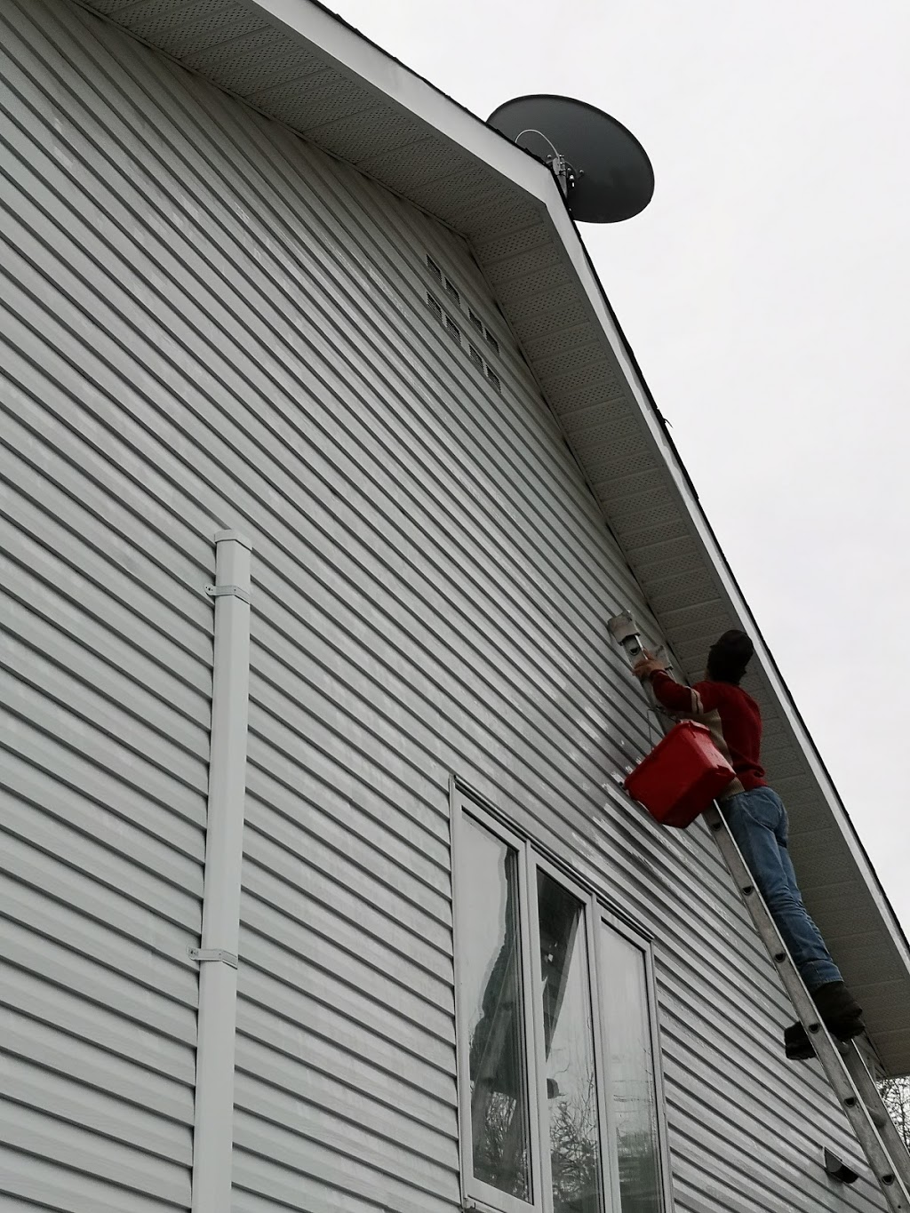 Lavage de Vitres Lanaudière La Maison LG Inc | 223 Boulevard de lAssomption, Repentigny, QC J6A 1B4, Canada | Phone: (514) 648-3311