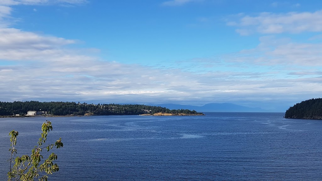 Beach Estates Park | 2140 Departure Bay Rd, Nanaimo, BC V9S 3V6, Canada | Phone: (250) 754-4251