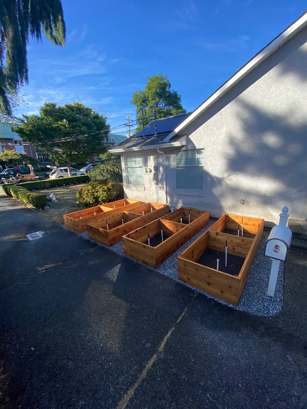 Electric Lawn - Victoria | 2885 Leigh Rd, Victoria, BC V9B 4G5, Canada | Phone: (250) 895-9960