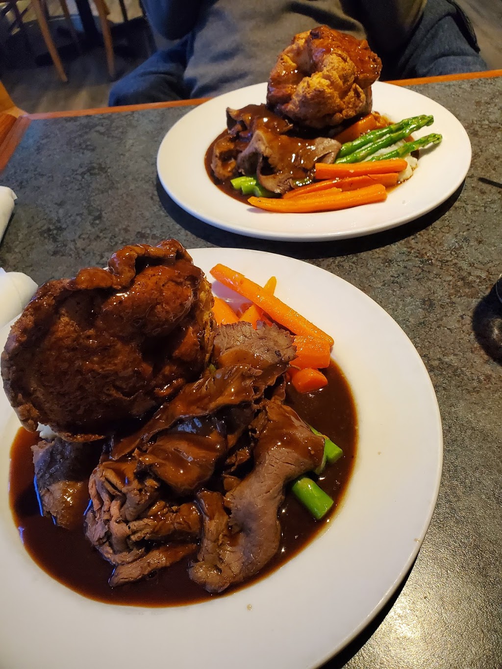 Bobs Bar n Grill | 27083 Fraser Hwy, Aldergrove, BC V4W 3R2, Canada | Phone: (604) 857-7725