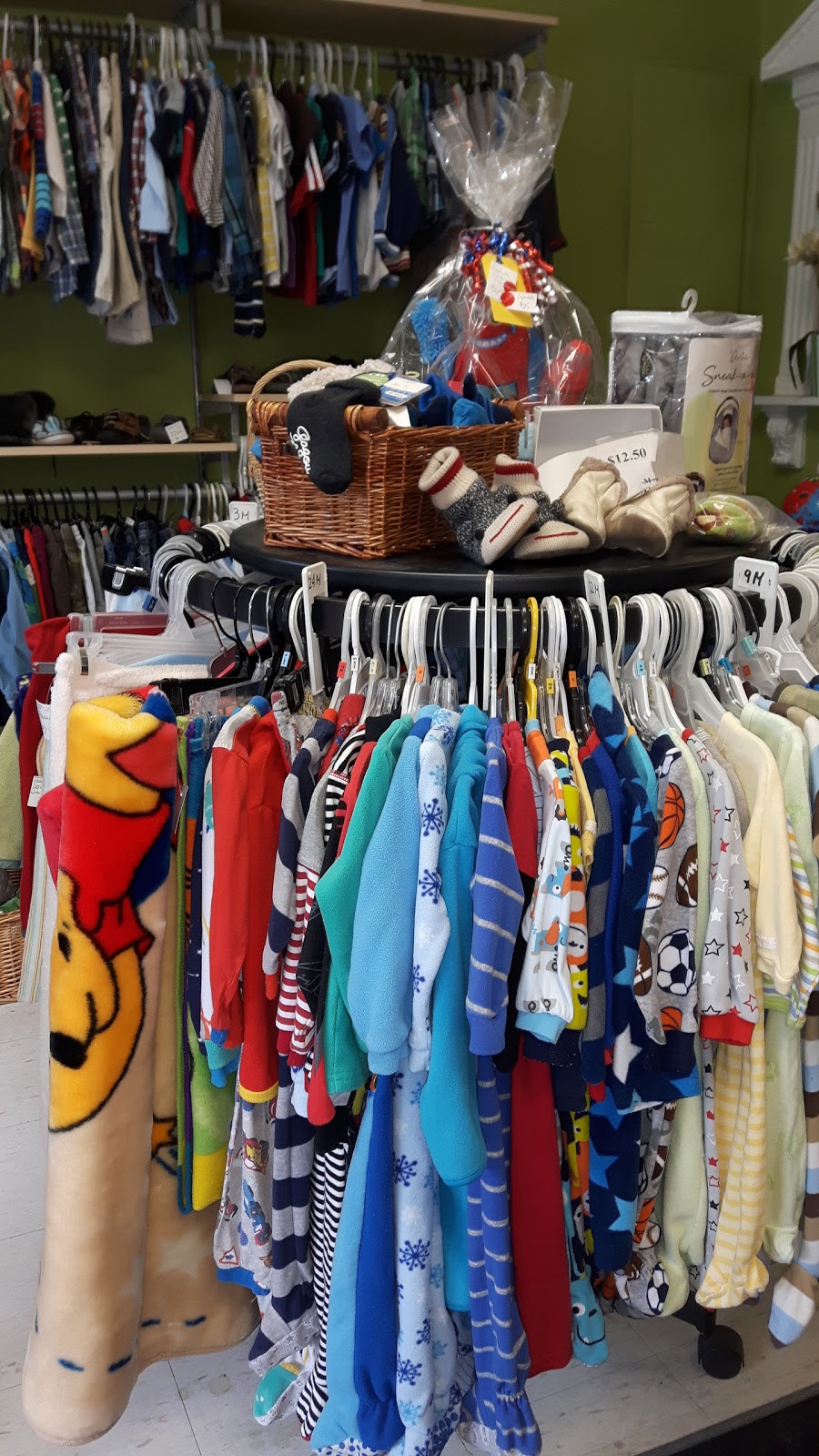 Lili Bella | 540 Boulevard Adolphe-Chapleau, Bois-des-Filion, QC J6Z 1K5, Canada | Phone: (450) 508-3065