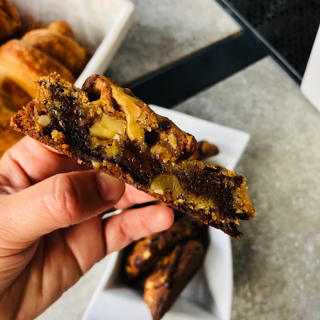 Le Gourmand Bakery | 2897 Lake Shore Blvd W, Etobicoke, ON M8V 1J3, Canada | Phone: (416) 252-2127