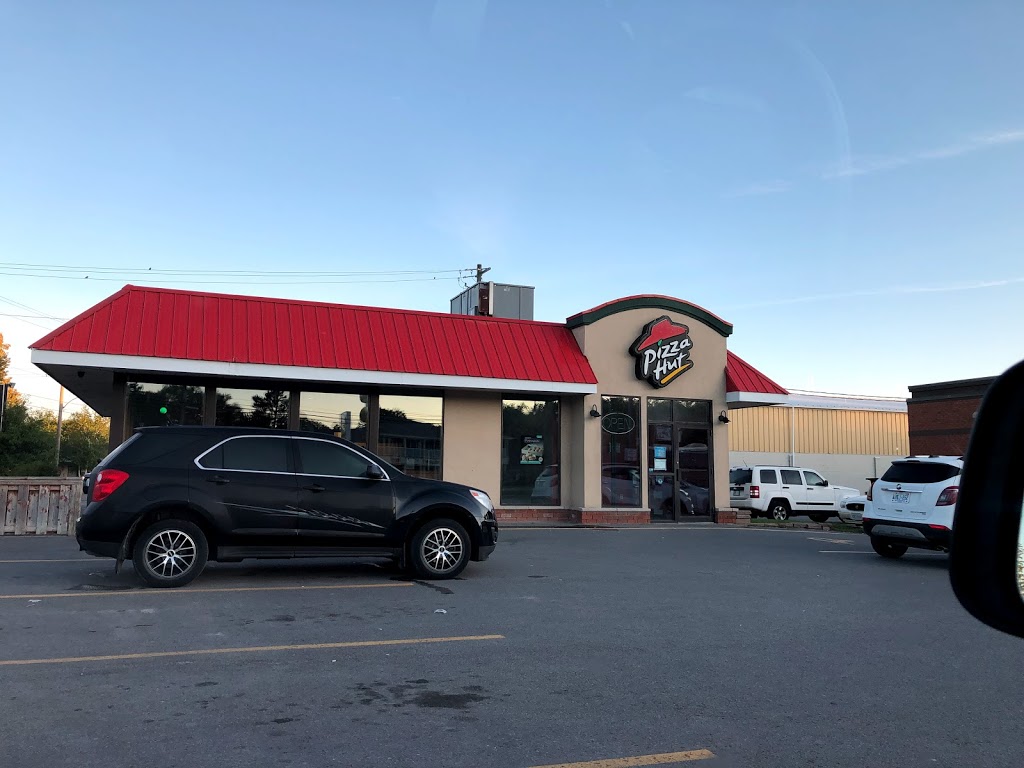 Pizza Hut | 132 Queen St, Lakefield, ON K0L 2H0, Canada | Phone: (705) 741-4141