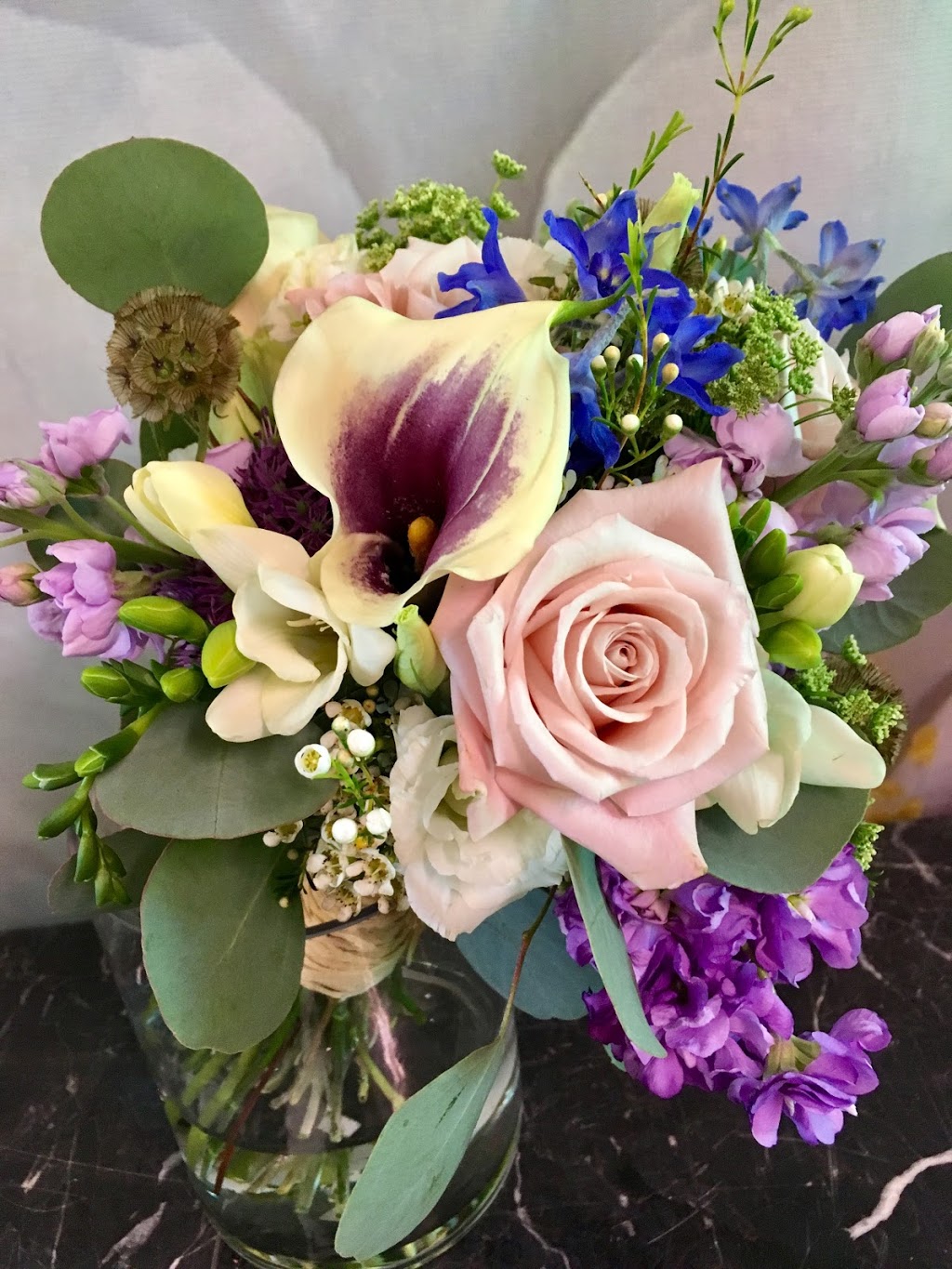 Marlow Floralworks | 2101 4 St SW, Calgary, AB T2S 1W8, Canada | Phone: (403) 228-6335