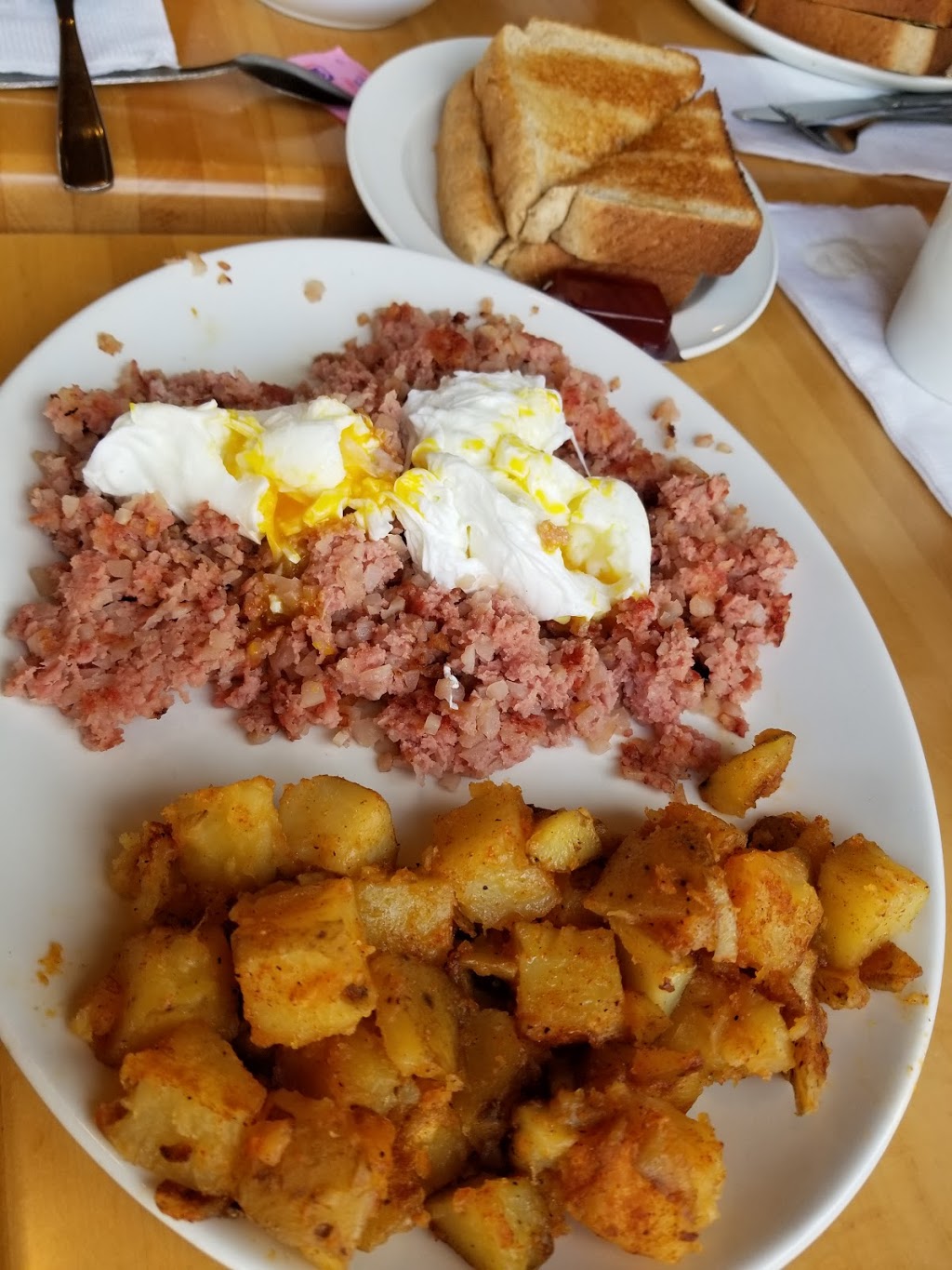Sunset Grill | 1510 Dundas St E, Mississauga, ON L4X 1L4, Canada | Phone: (905) 277-7677