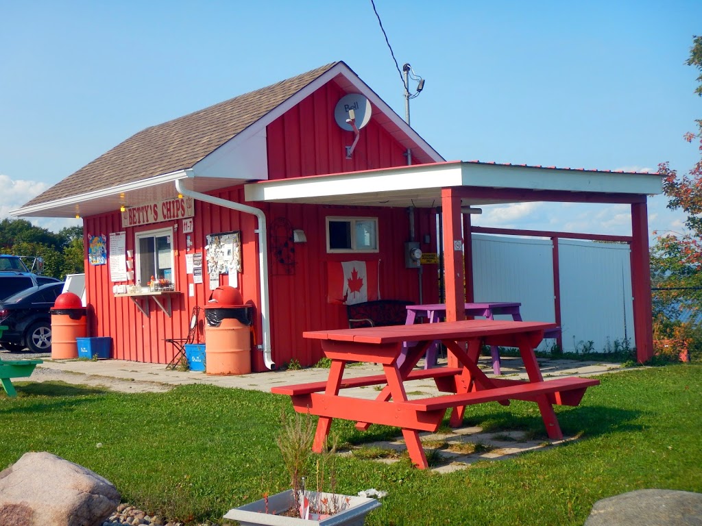 Bettys Chips | 988 Centre St, Braeside, ON K0A 1G0, Canada | Phone: (613) 623-4857