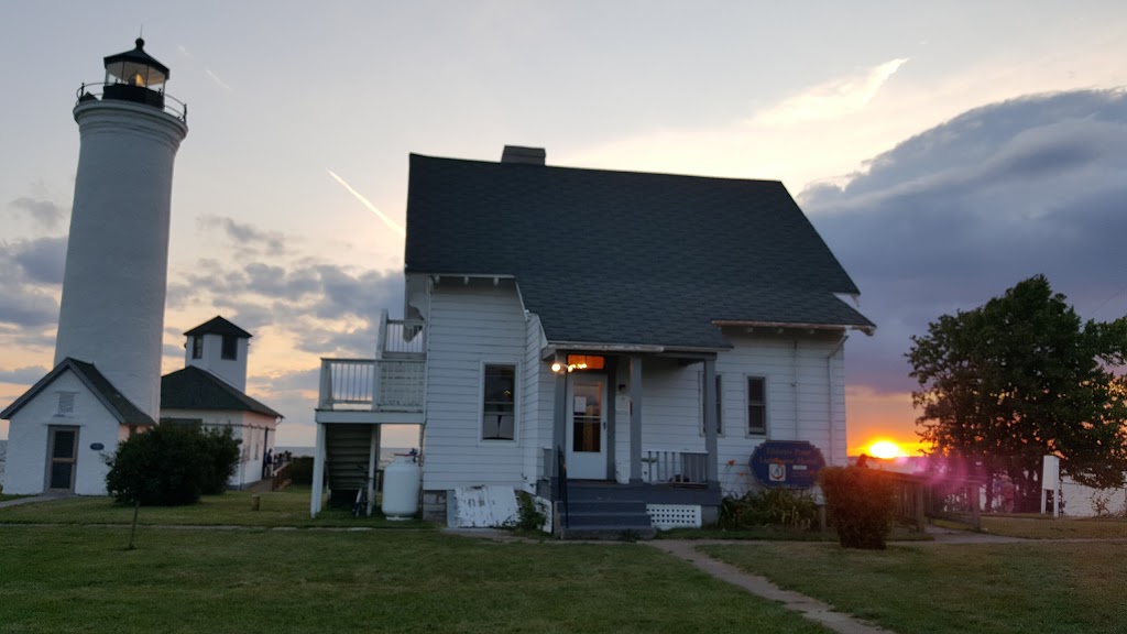 HI-Tibbets Point Lighthouse Hostel | 33439 County Rd 6, Cape Vincent, NY 13618, USA | Phone: (315) 654-3450