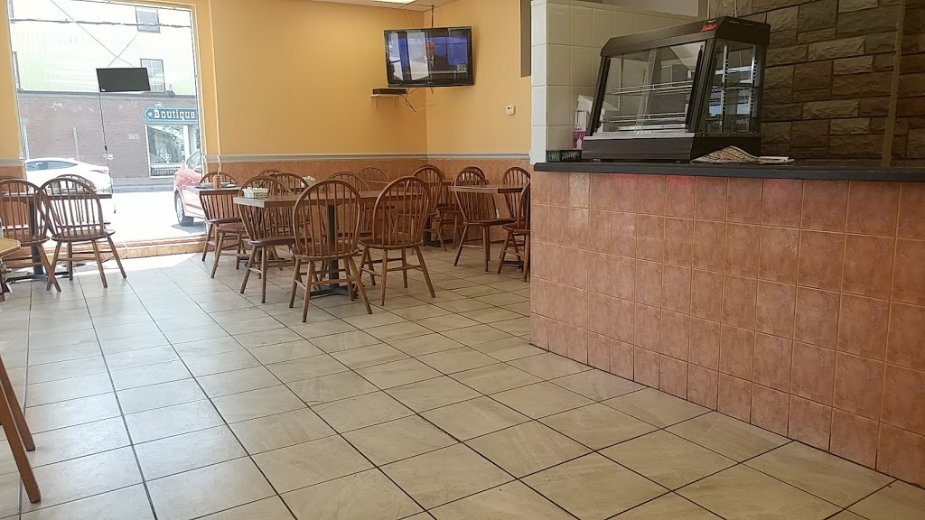 Champion Pizza - Joliette | 203 Rue Saint-Charles-Borromée N, Joliette, QC J6E 4R6, Canada | Phone: (450) 753-4000