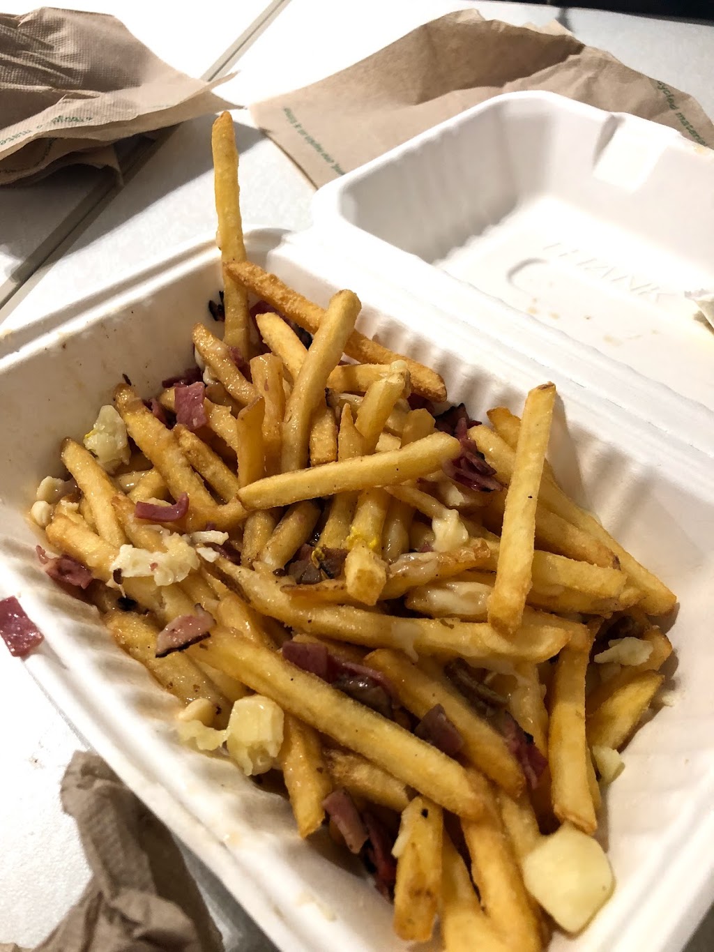 Cluny Grille | Terminal 3, Departure Level, Toronto Pearson International Airport, Silver Dart Dr, Mississauga, ON L5P 1B2, Canada