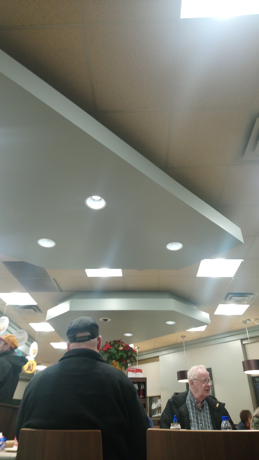 Tim Hortons | 706 Queenston Rd, Hamilton, ON L8G 1A3, Canada | Phone: (905) 560-9615