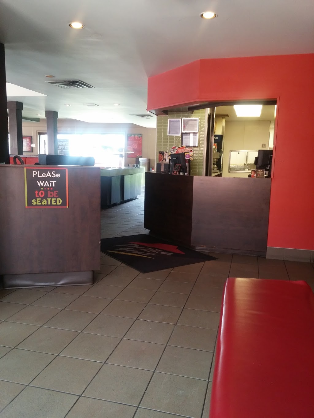 Pizza Hut | 2297 St Joseph Blvd Unit J, Orléans, ON K1C 1E7, Canada | Phone: (613) 837-7300