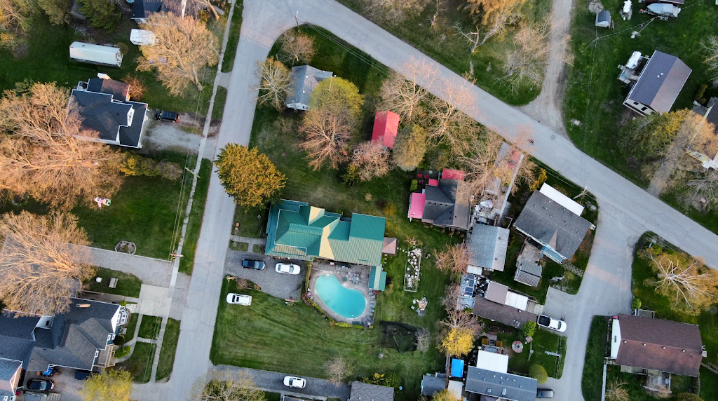 Cozy Corner Retreat | 13 Victoria St, Port Burwell, ON N0J 1T0, Canada | Phone: (519) 777-6778